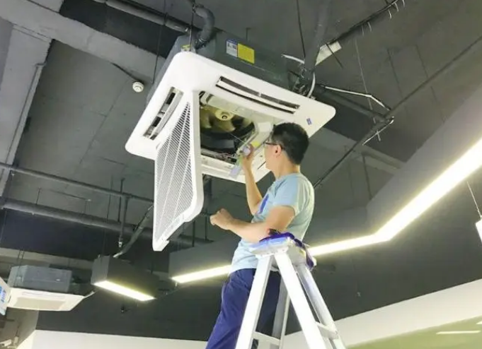 在石家庄如何清洗中央空调滤网和选择合适的中央空调清洗剂